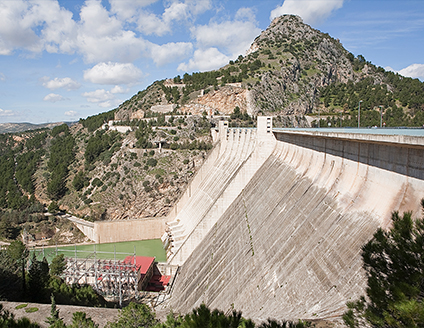 绕坝渗流监测点位如何布置？